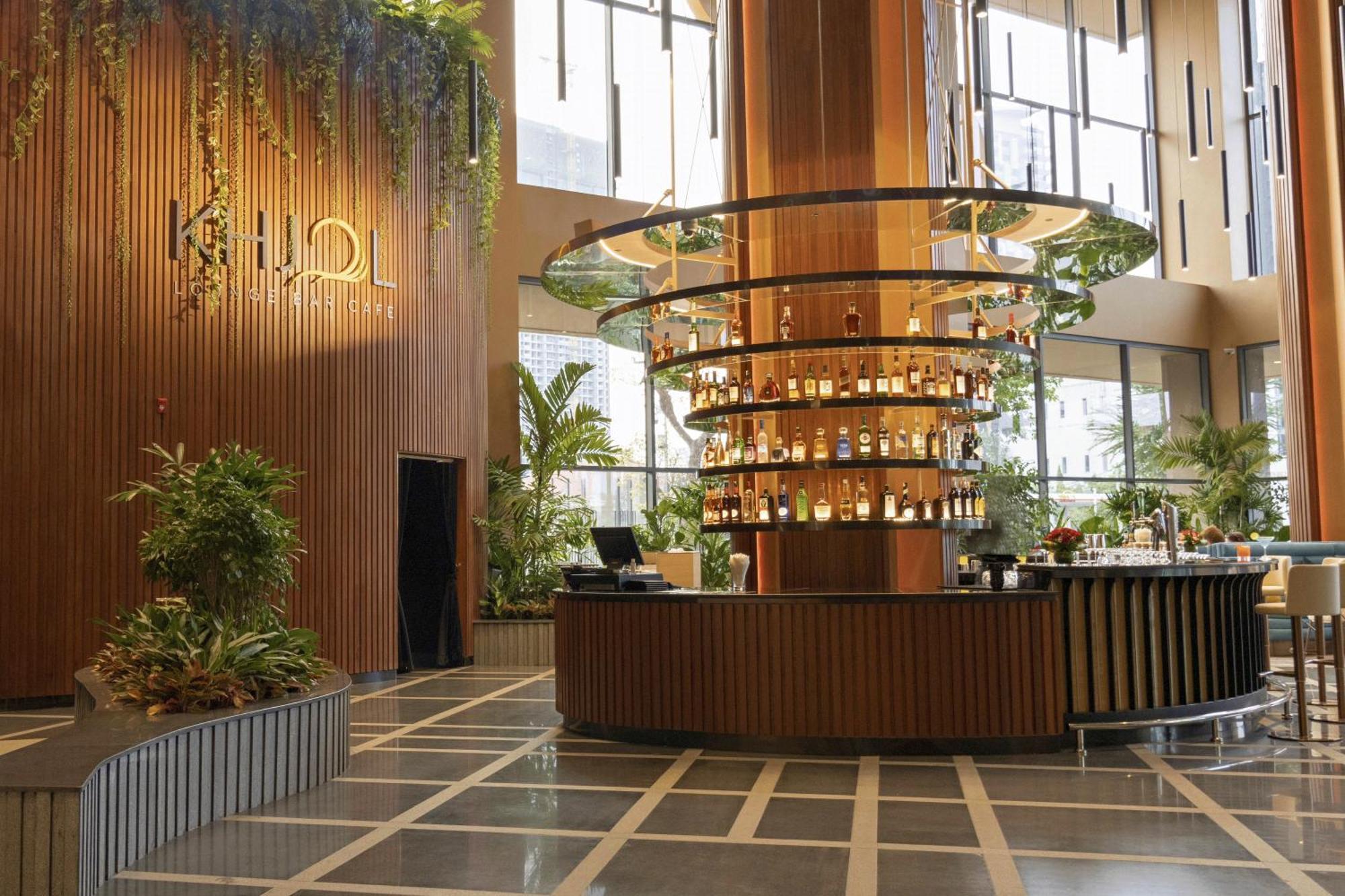 Sun & Moon, Riverside Hotel พนมเปญ ภายนอก รูปภาพ