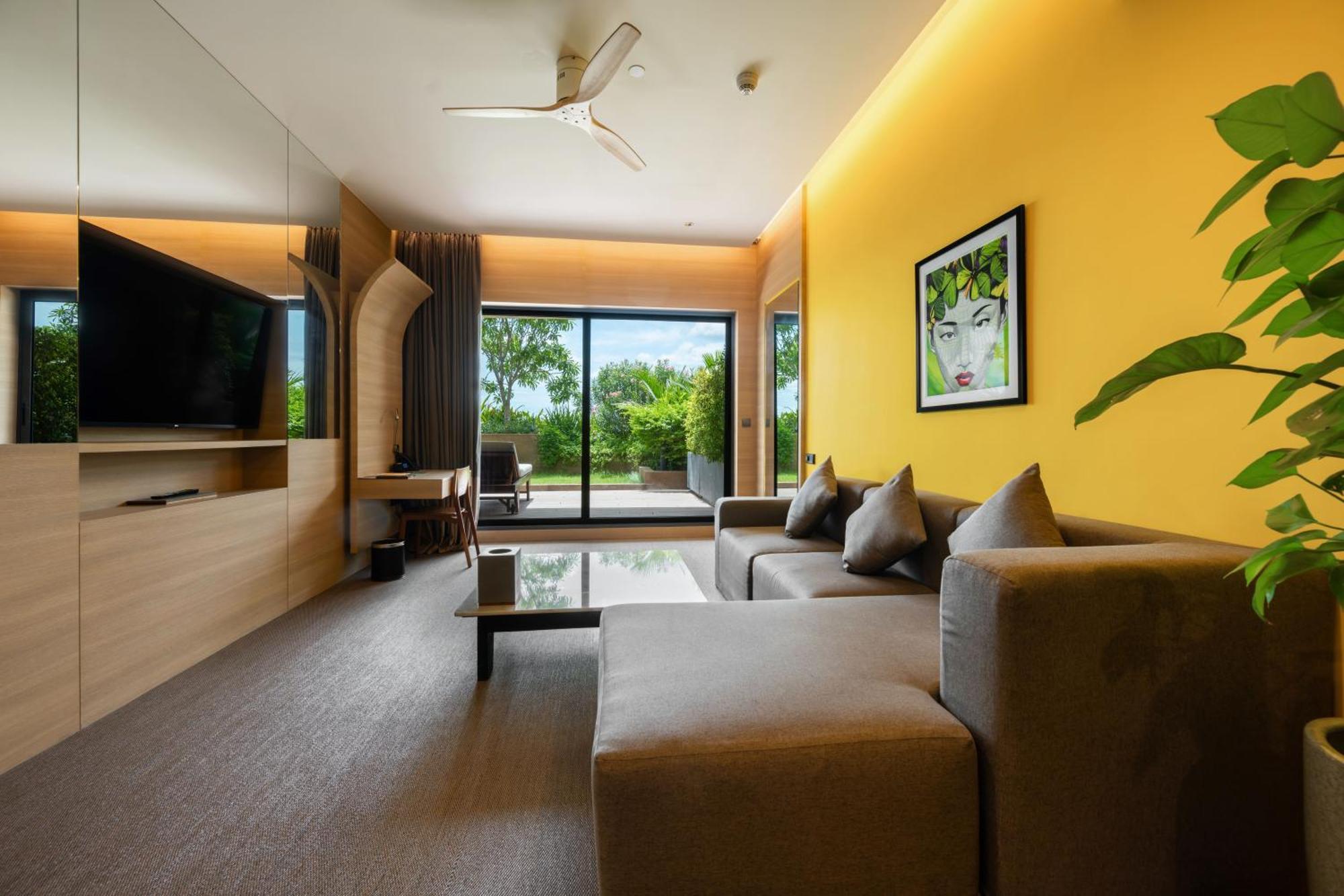 Sun & Moon, Riverside Hotel พนมเปญ ภายนอก รูปภาพ