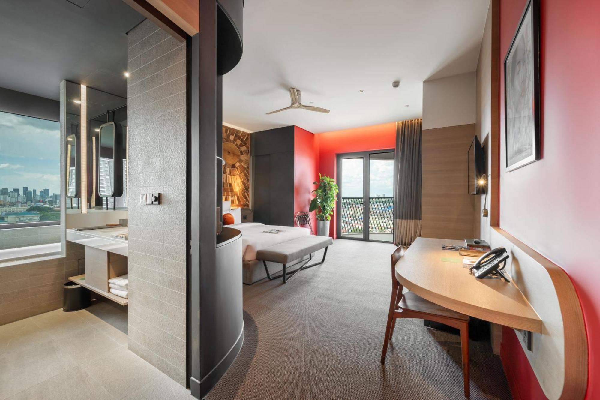Sun & Moon, Riverside Hotel พนมเปญ ภายนอก รูปภาพ